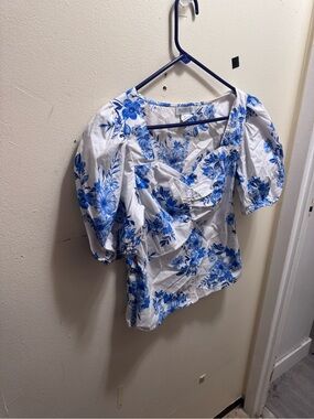 Rachel Zoe White Top with Blue Floral Puff Sleeves size large